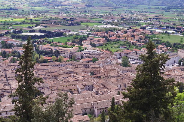 istock Aerial view of Gubbio 913642236