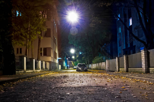 istock Narrow Street At Night In Tallinn 913645988