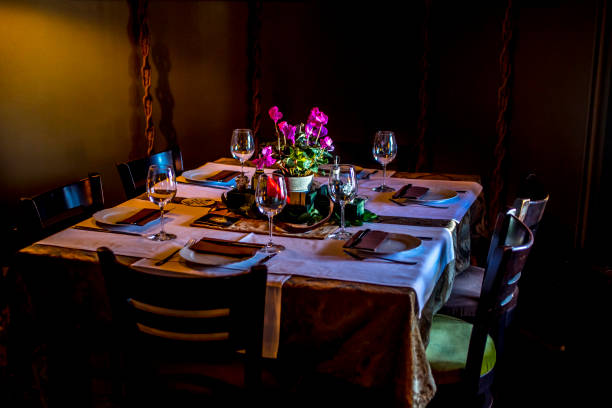 istock a modern table set with a floral arrangement 913646188