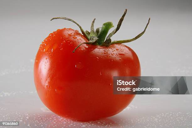 Foto de De Tomate e mais fotos de stock de Agricultura - Agricultura, Alimentação Saudável, Almoço