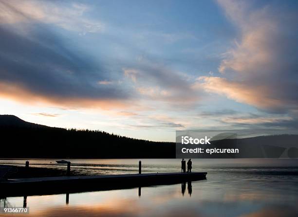 해질녘까지 굴절률은 낚시는요 도크 Lake McDonald - Montana에 대한 스톡 사진 및 기타 이미지 - Lake McDonald - Montana, 고독-개념, 고요한 장면