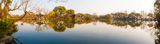 istock Hangzhou West Lake scenery 913669178