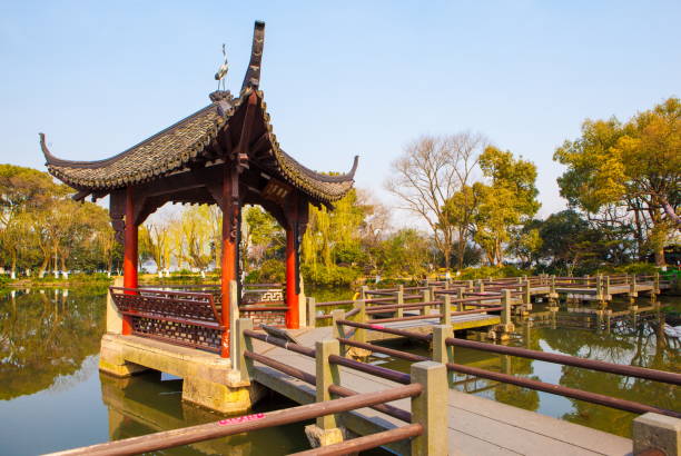 istock Hangzhou West Lake scenery 913669818
