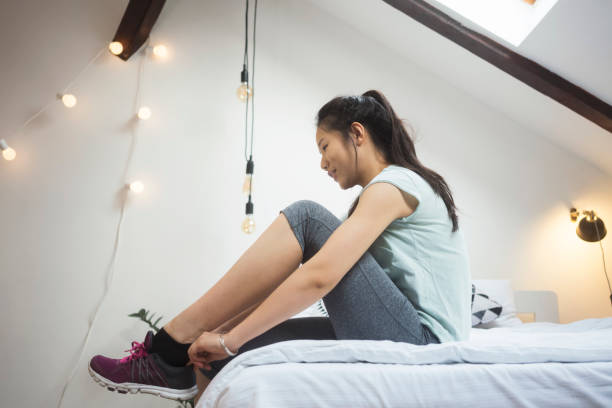 istock Young Chinese woman preparing for jogging 913677866