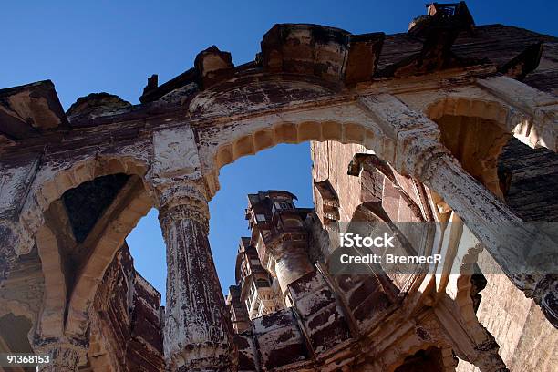 Arco - Fotografie stock e altre immagini di Ambientazione esterna - Ambientazione esterna, Architettura, Arco - Architettura