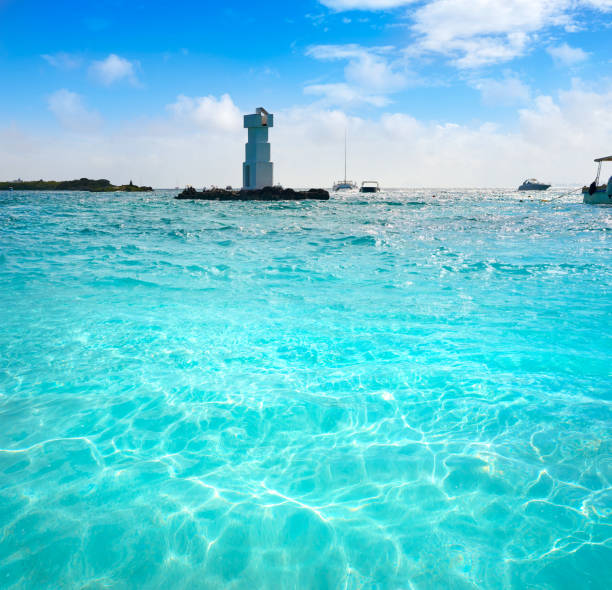 istock Isla Mujeres lighthouse El Farito snorkel point 913686120