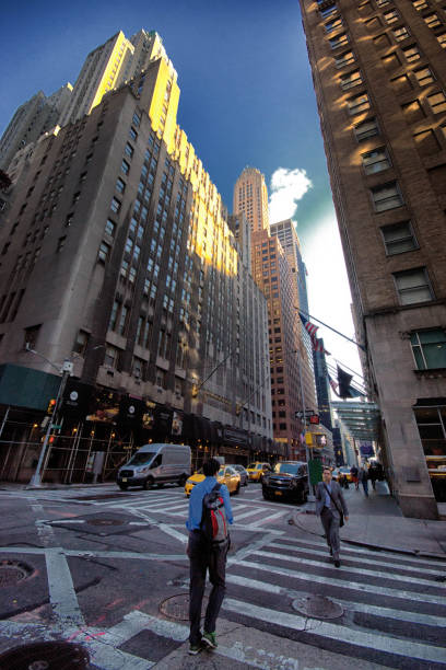 empire state budynku - editorial shadow new york city manhattan zdjęcia i obrazy z banku zdjęć