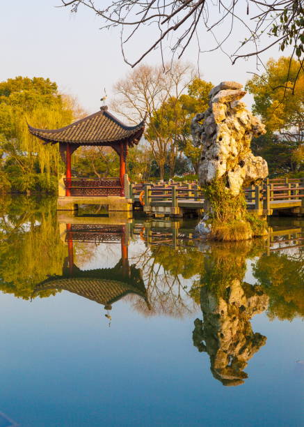 istock Hangzhou West Lake scenery 913693674