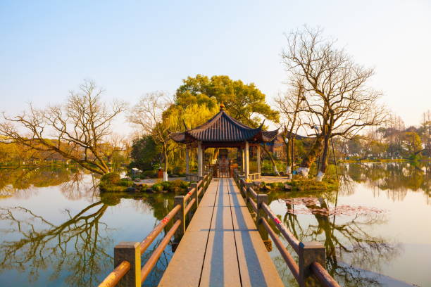 istock Hangzhou West Lake scenery 913701770
