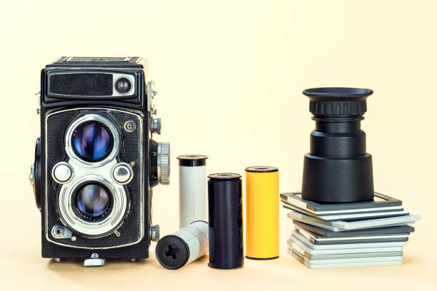 istock Twin Lens and Roll Films 913702248