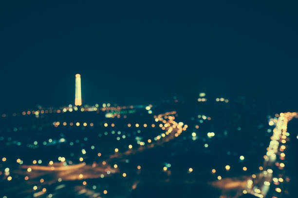 istock Defocused Urban Scene at Night 913708786