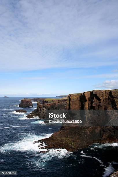 Eshanessislas Shetland Foto de stock y más banco de imágenes de Acantilado - Acantilado, Aire libre, Color - Tipo de imagen