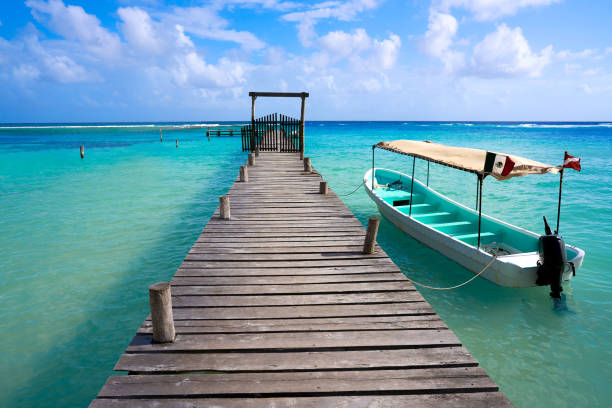コスタマヤで mahahual カリブ海ビーチ - yucatan travel tropical climate mexico ストックフォトと画像