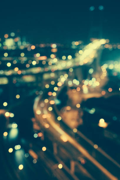 istock Defocused Urban Scene at Night 913711132