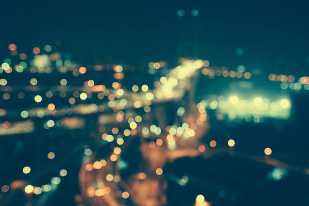 istock Defocused Urban Scene at Night 913717254