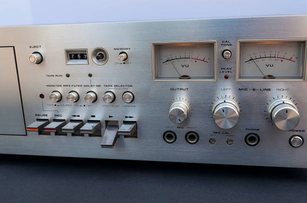 istock Vintage Stereo Tape Deck 913734114