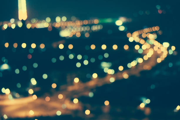 istock Defocused Urban Scene at Night 913753678