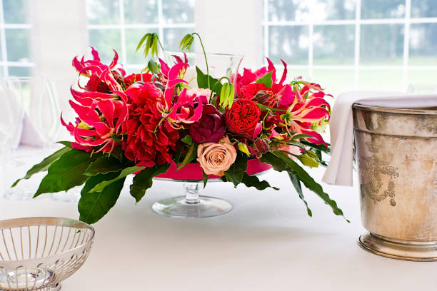 istock Beautiful flowers on the wedding table. 913759242