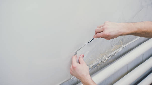 istock Car paint protection, protect coating installation 913759296