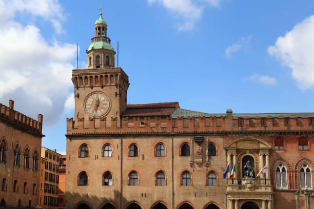 istock Palazzo Comunale in Bologna, Italy 913759492