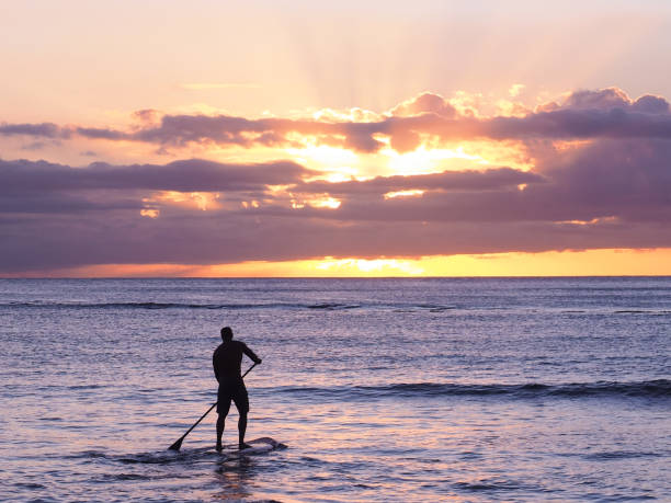 istock Waikiki Beach Sunset 913770092