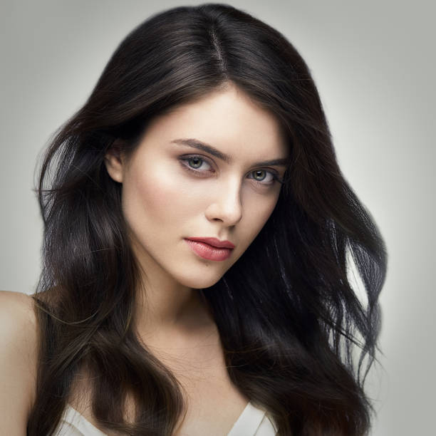 istock Fashion brunette Nymph 913773582