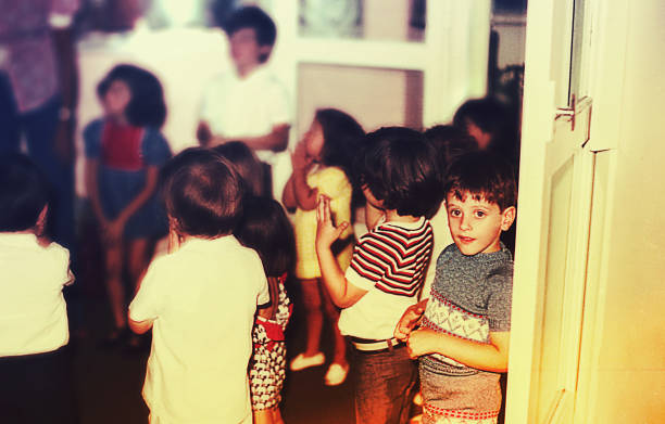 istock Vintage kid in a party 913801600