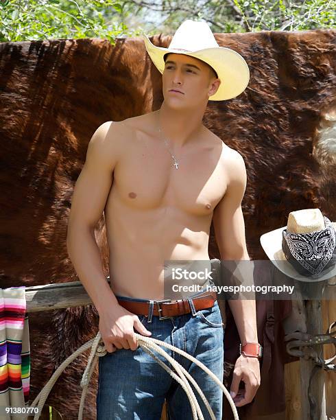 Sexy Cowboy Foto de stock y más banco de imágenes de Sin camisa - Sin camisa, Vaquero, Grupo de personas