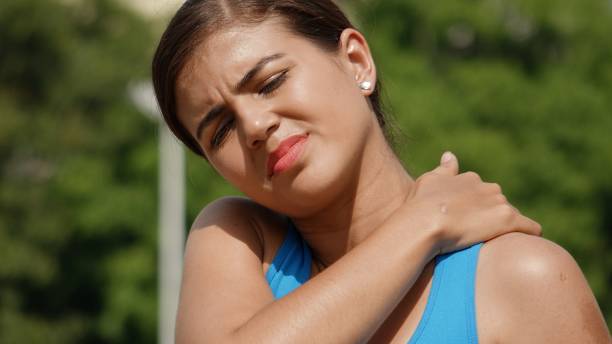 istock Pretty Girl And Soreness 913811694