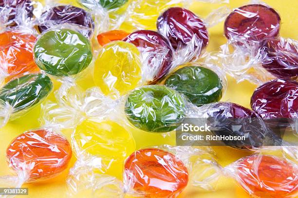 Rebuçados De Açúcar Cozido Mesmo Recheados - Fotografias de stock e mais imagens de Comida Doce - Comida Doce, Doce, Embrulhado