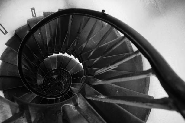 istock Black&White circular stairs in London 913828562