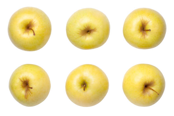 istock Golden Delicious Apples Isolated on White Background 913834822