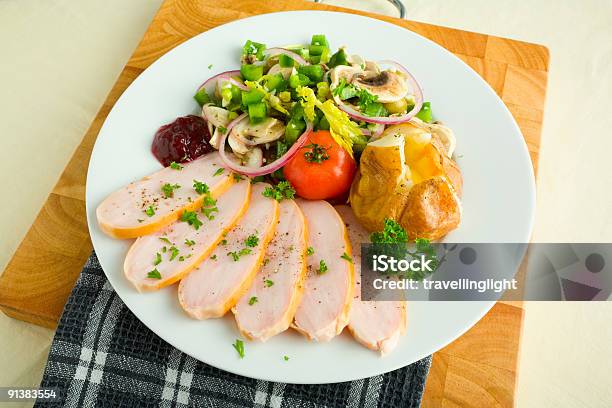 Insalata Chicked Piatto - Fotografie stock e altre immagini di Alimentazione sana - Alimentazione sana, Carne di pollo, Cena