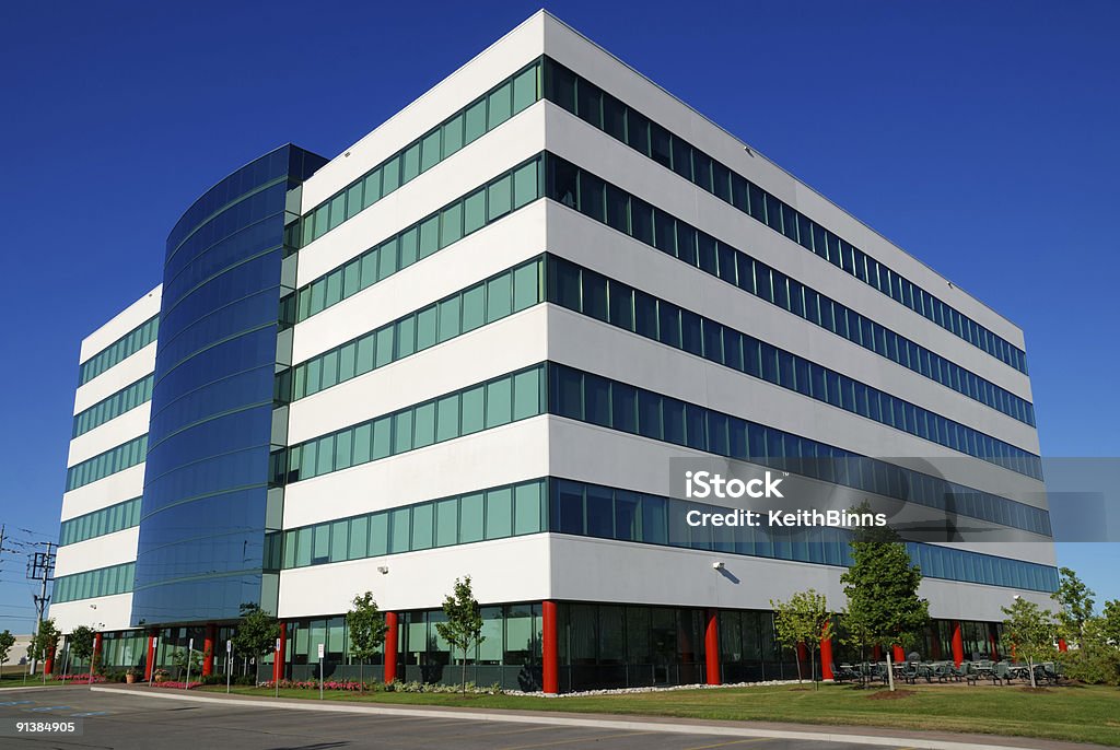 Edificio de oficinas - Foto de stock de Esquina libre de derechos