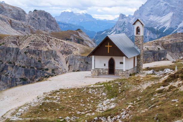 istock Mountain chapel near Tre Cime di Lavaredo in Dolomites 913858462