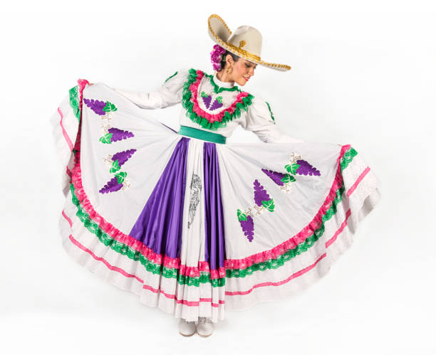 Trajes Tipicos Mexicanos - Banco de fotos e imágenes de stock - iStock Trajes Tipicos Mexicanos - Banco de fotos e imágenes de stock - iStock