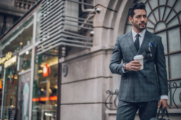 istock Modern businessman going on a trip 913862590