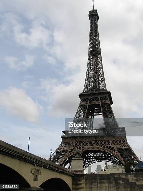 Eiffel Tower 0명에 대한 스톡 사진 및 기타 이미지 - 0명, 강철, 골진