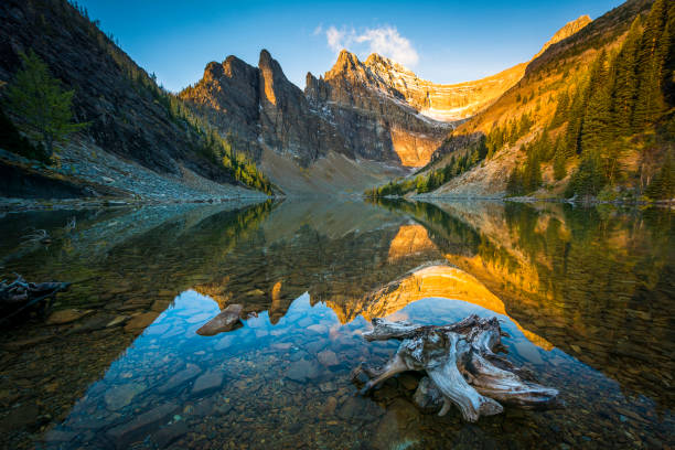 istock Lake Agnes Sunrise 913876296