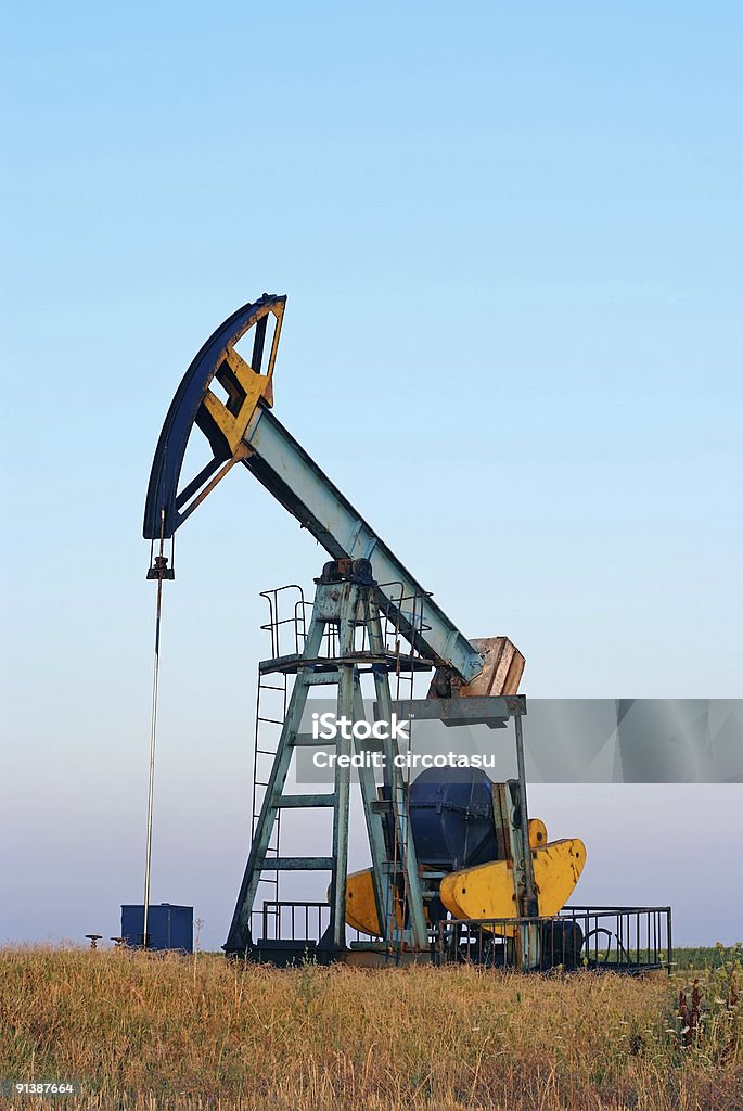 Przemysłowe pompy oleju - Zbiór zdjęć royalty-free (Benzyna)