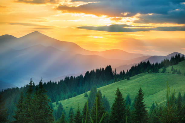 istock Beautiful sunset in the mountains 913879412