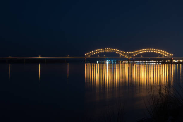 istock Night Lights on the Mississippi River 913889544