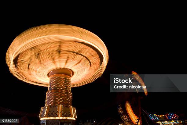 Foto de Carnaval e mais fotos de stock de Atração de Parque de Diversão - Atração de Parque de Diversão, Festa de Escola, Festival tradicional