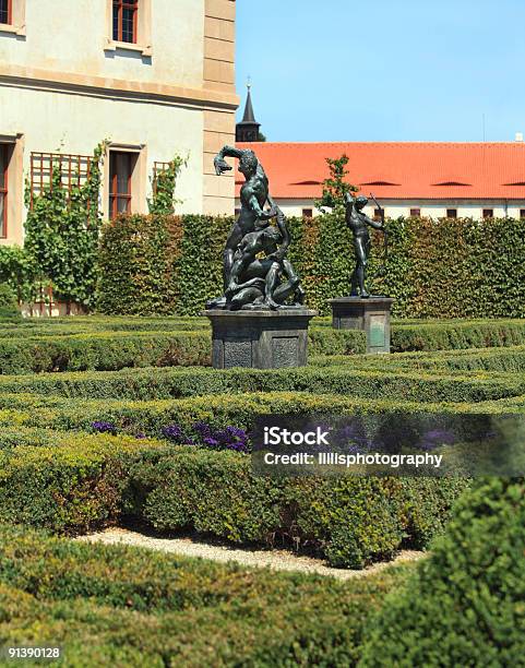 예복 가이엔 Statuary 프라하 건축에 대한 스톡 사진 및 기타 이미지 - 건축, 공원, 관목