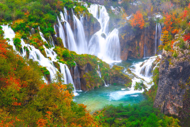 водопады, национальный парк плитвице, хорватия - plitvice lakes national park water lake national park стоковые фото и изображения