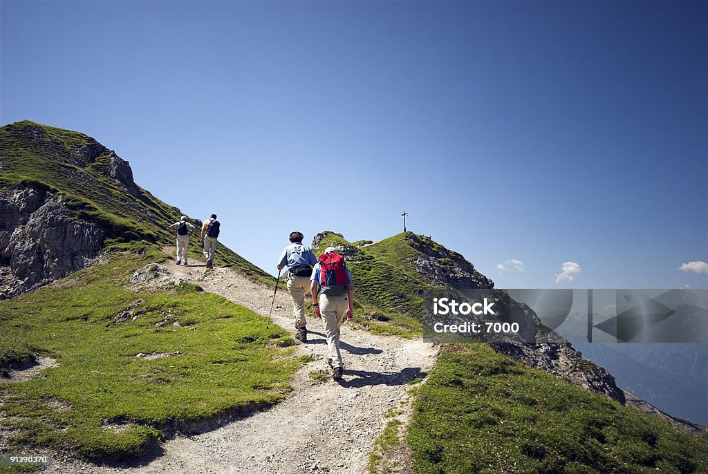 A piedi alla Croce - Foto stock royalty-free di Seefeld