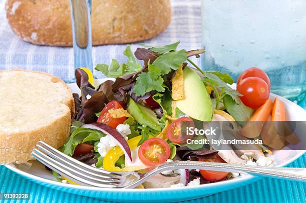 Brilhante Salada - Fotografias de stock e mais imagens de Abacate - Abacate, Alface, Alho