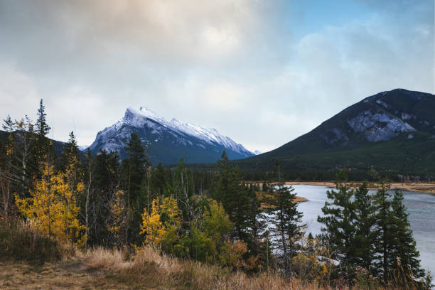 istock Mount Rundle in the Canadian Rocky Mountains, Alberta, Canada 913935828