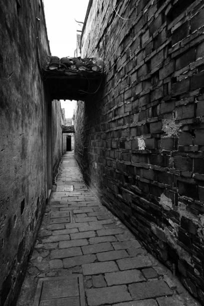 istock Tong li ancient town 913957618