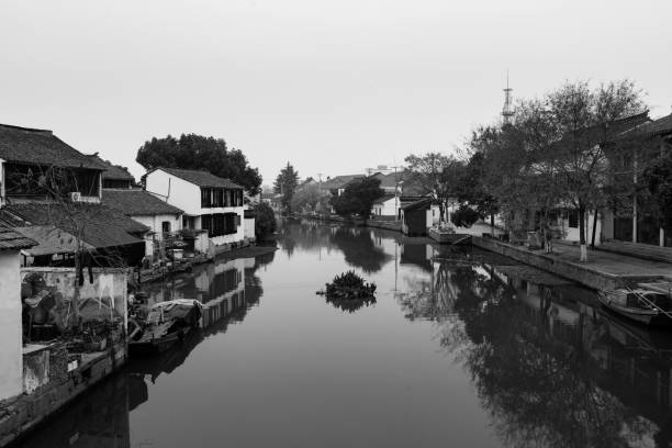 istock Tong li ancient town 913957642